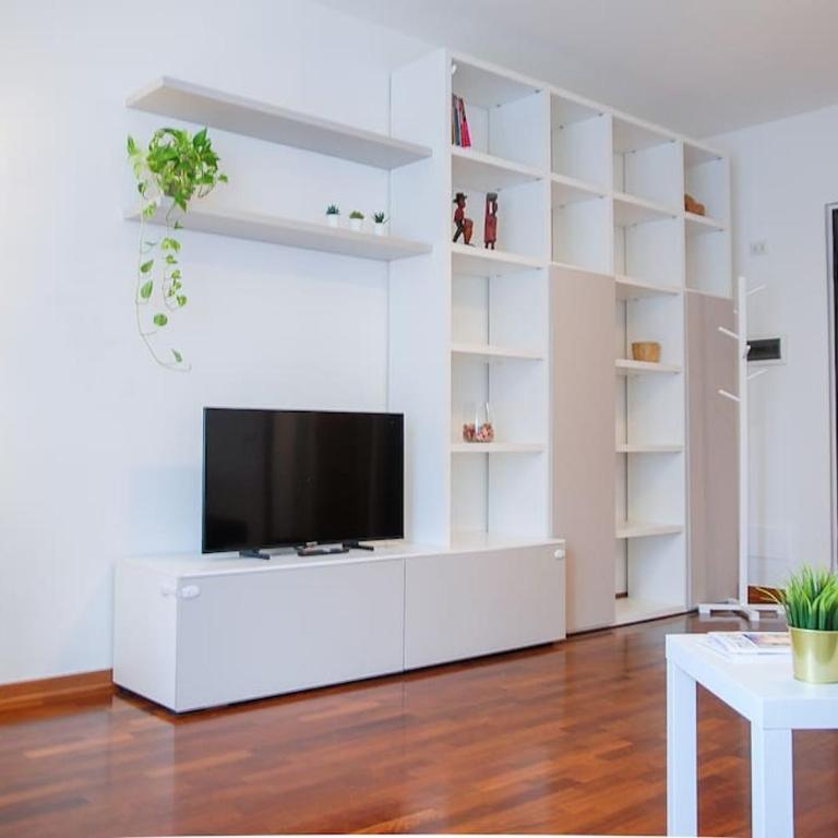 Home & Pet - Milano Trilocale Promenade Santa Giulia - Appartamento con 2 Camere da Letto - 2