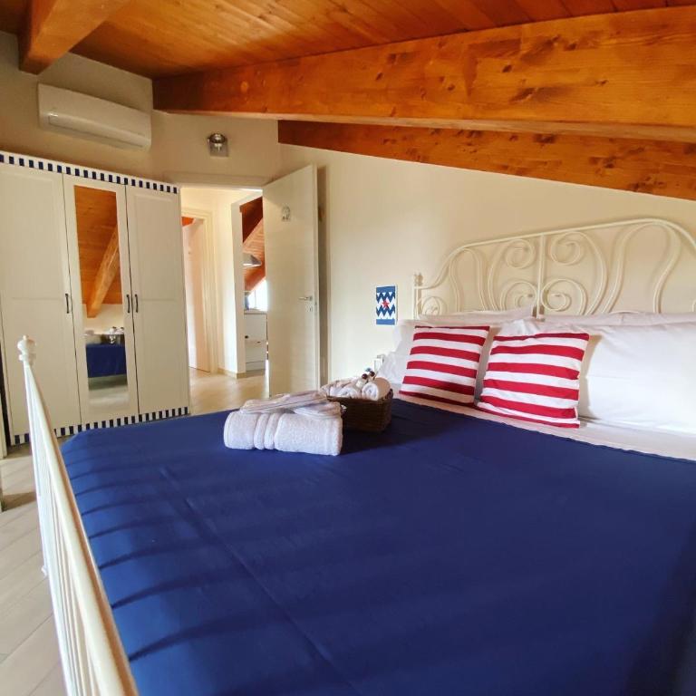 Il Mare in Mansarda - Camera Matrimoniale con Bagno Privato - 2