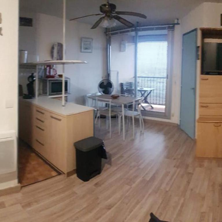 T2 sur le port avec parking - Appartement 1 Chambre - 8
