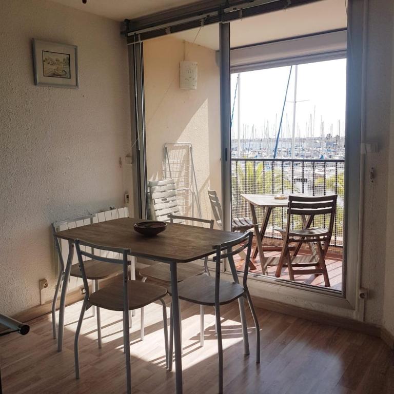T2 sur le port avec parking - Appartement 1 Chambre - 10