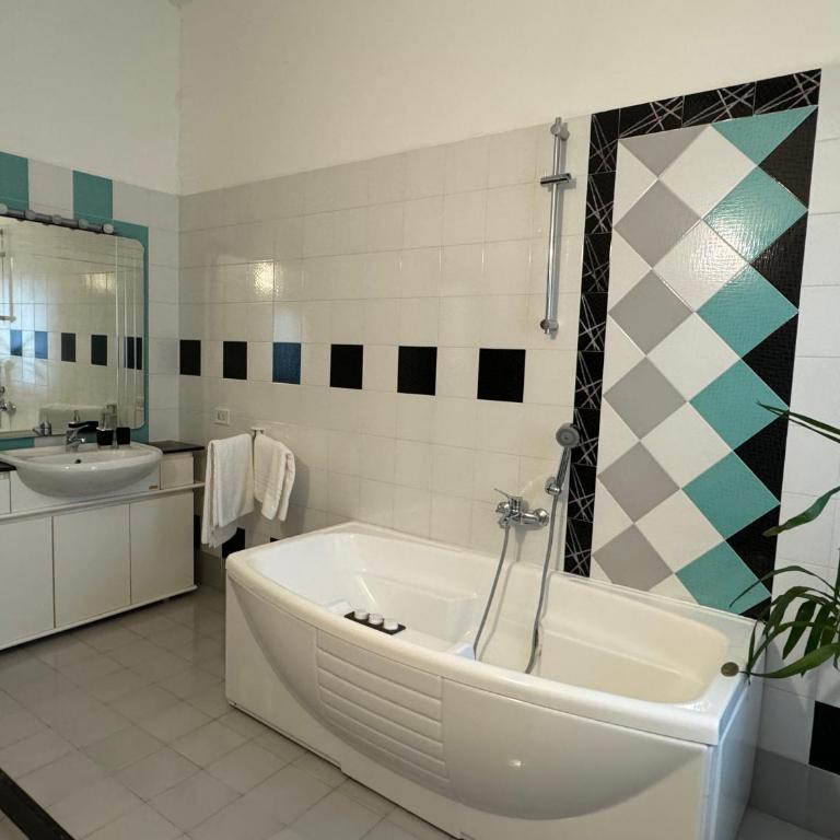 Casa Lucale - Two-Bedroom House - 22