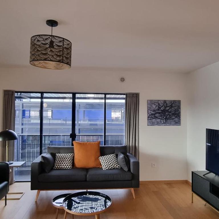 BEL APPARTEMENT MODERNE avec TERRASSE AC CLIMATISATION PARKING with additionnal fees - Two-Bedroom Apartment - 11