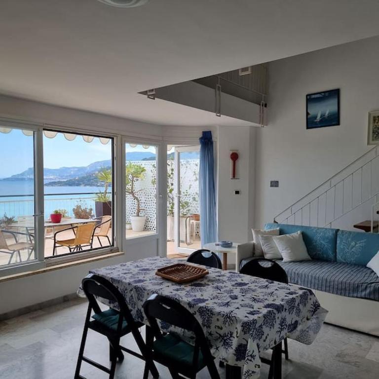Beachfront Paradise - Panoramic Terrace, Monaco view & Private Access to Calandre Beach - French Riviera Liguria - Appartamento con 2 Camere da Letto - 39