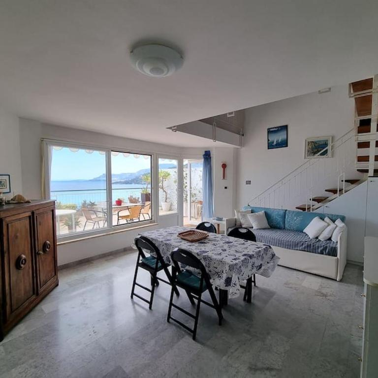 Beachfront Paradise - Panoramic Terrace, Monaco view & Private Access to Calandre Beach - French Riviera Liguria - Appartamento con 2 Camere da Letto - 43