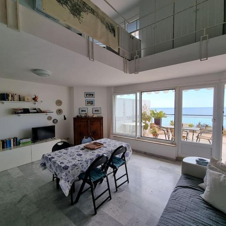 Beachfront Paradise - Panoramic Terrace, Monaco view & Private Access to Calandre Beach - French Riviera Liguria - Appartamento con 2 Camere da Letto - 46