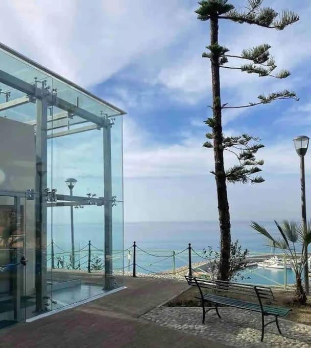 Beachfront Paradise - Panoramic Terrace, Monaco view & Private Access to Calandre Beach - French Riviera Liguria - Appartamento con 2 Camere da Letto - 50