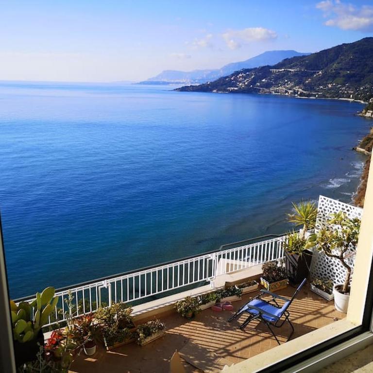 Beachfront Paradise - Panoramic Terrace, Monaco view & Private Access to Calandre Beach - French Riviera Liguria - Appartamento con 2 Camere da Letto - 52