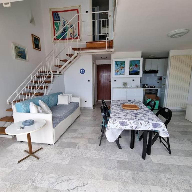 Beachfront Paradise - Panoramic Terrace, Monaco view & Private Access to Calandre Beach - French Riviera Liguria - Appartamento con 2 Camere da Letto - 22