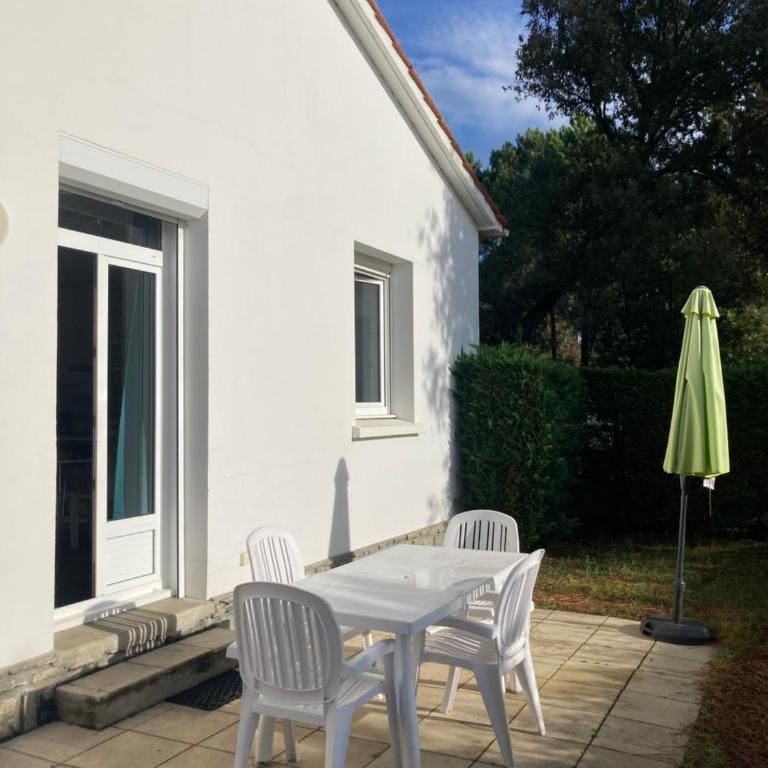 Maisonnette au calme prôche forêt et bord de mer - Maison 1 Chambre - 1