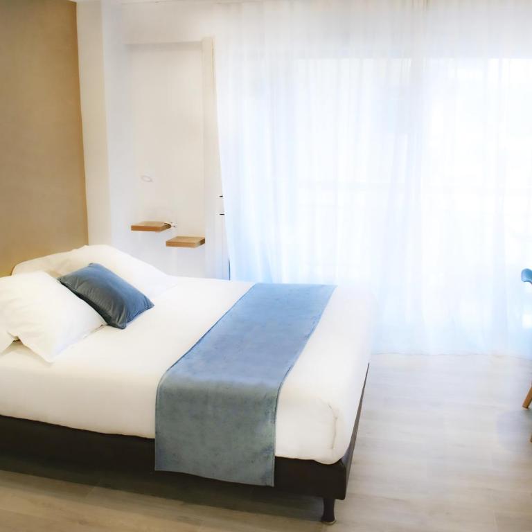 Tiercé Hotel - Chambre Triple Standard - 2