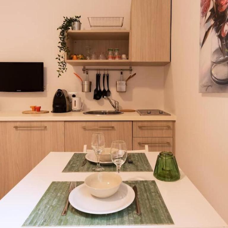 Russomanno Apartments - One-Bedroom Apartment - 4