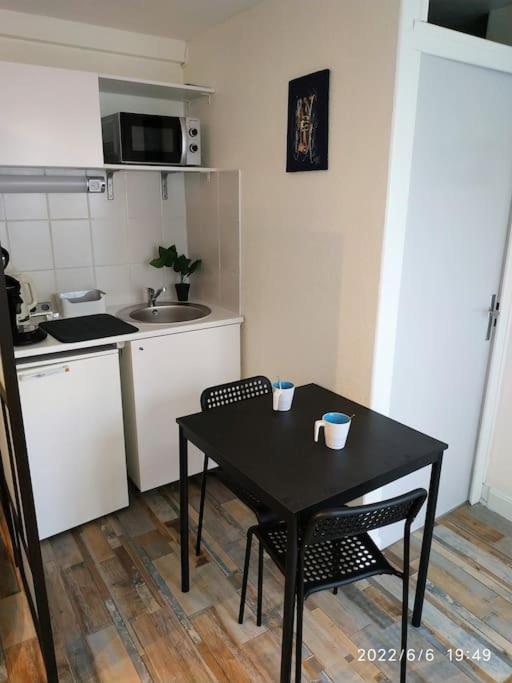 Grand Studio avec jardin et entrée privative à noter réservations de 3 nuits minimum - Apartment mit 1 Schlafzimmer - 3