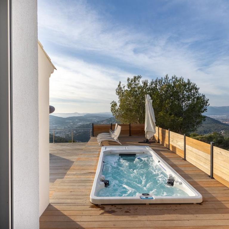 Villa 4 Etoiles vue sur les Iles d'Or Carqueiranne Sea and Mountain Pleasure Villa vue mer 180 - Villa Deluxe - 43