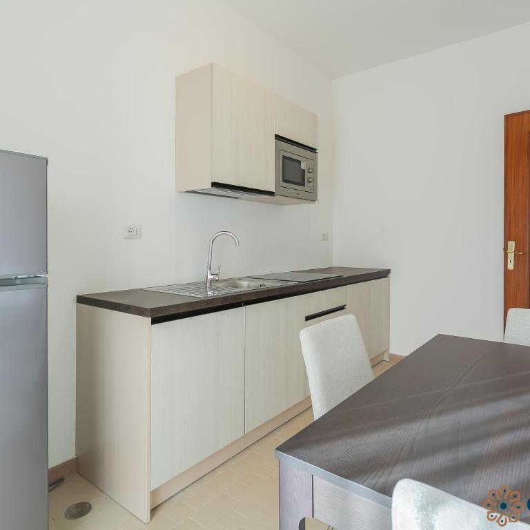 Fifty-One Guesthouse by Apulia Accommodation - Two-Bedroom Apartment - 10