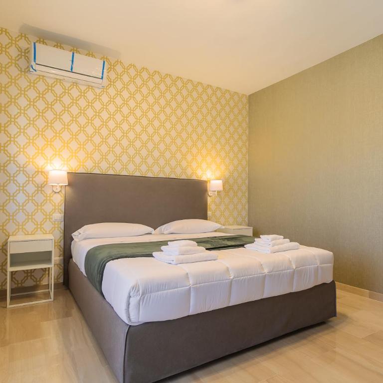 Fifty-One Guesthouse by Apulia Accommodation - Two-Bedroom Apartment - 20