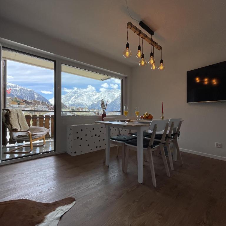 Sunny Alps View: Central Bliss - Apartment mit 2 Schlafzimmern - 1