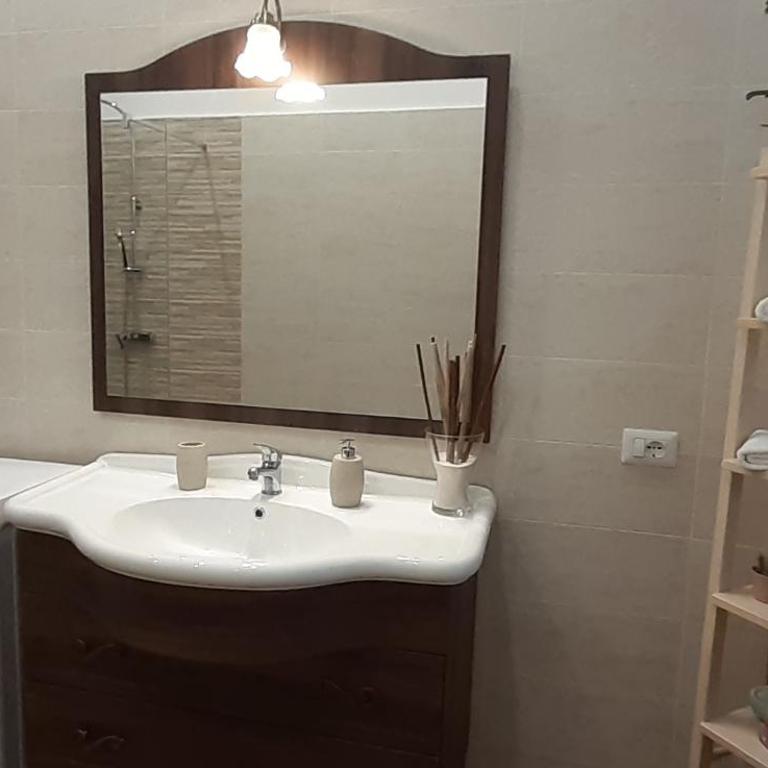 Pini di Roma-New and cozy apt in Rome city center- Metro A "Re di Roma" - Appartamento con 2 Camere da Letto - 20