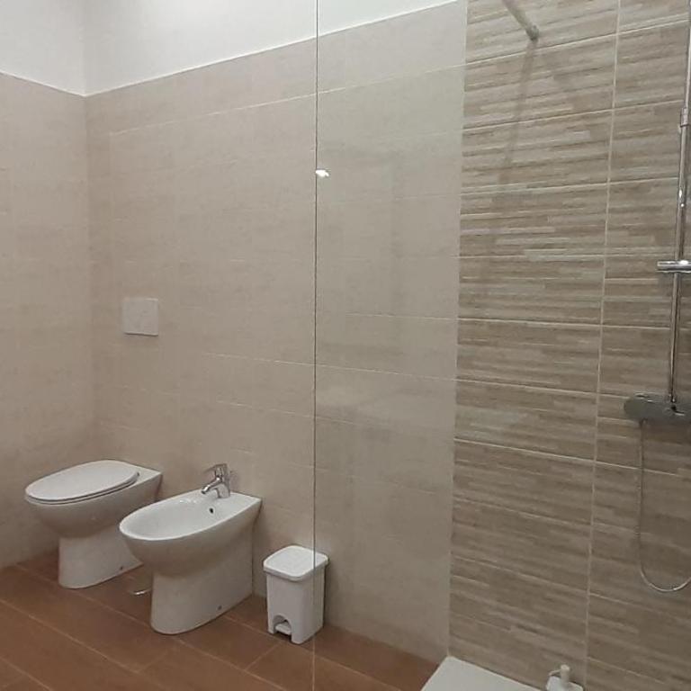 Pini di Roma-New and cozy apt in Rome city center- Metro A "Re di Roma" - Appartamento con 2 Camere da Letto - 24