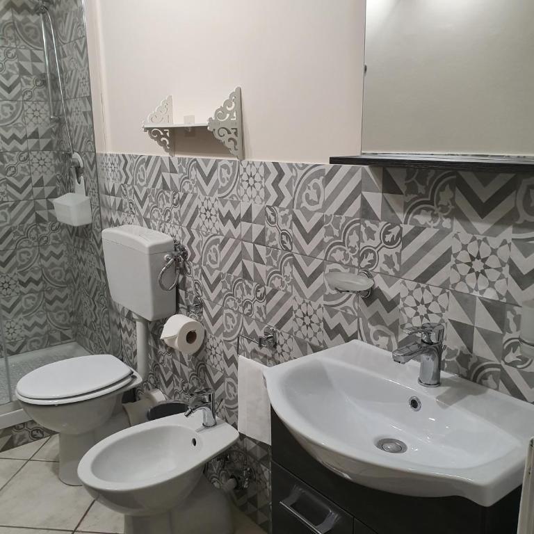 Tony & Doris Home - One-Bedroom Apartment with Balcony and Sea View - 7