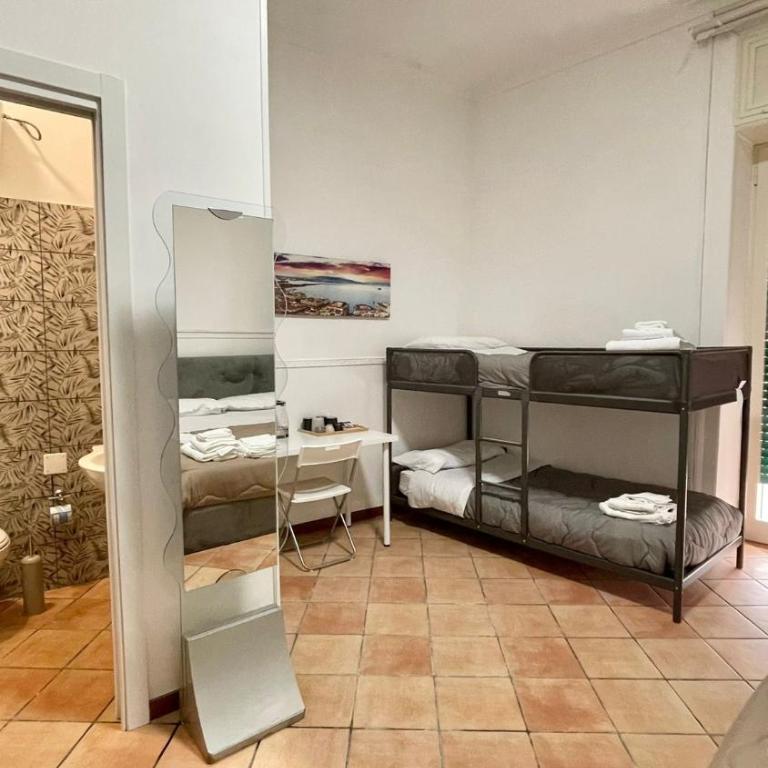 House Caracciolo by Loveinthetravel - Deluxe Family Room - 3