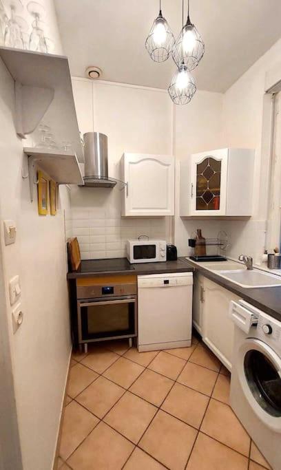 Le calme au centre-ville dans une cour intérieure, avec place de parking privée - Appartement 2 Chambres - 10