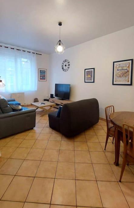 Le calme au centre-ville dans une cour intérieure, avec place de parking privée - Appartement 2 Chambres - 11