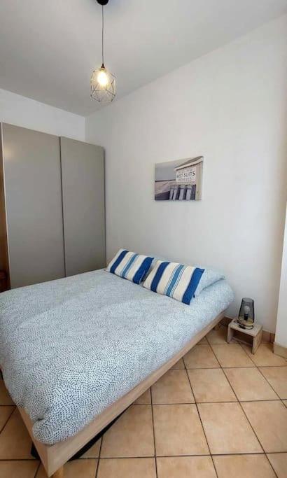 Le calme au centre-ville dans une cour intérieure, avec place de parking privée - Appartement 2 Chambres - 15