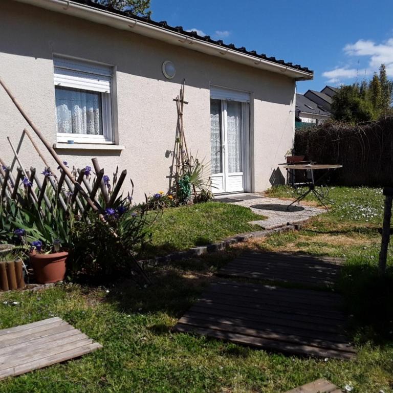 Grand studio sur jardin Nantes Beaujoire B - Studio Apartment - 12