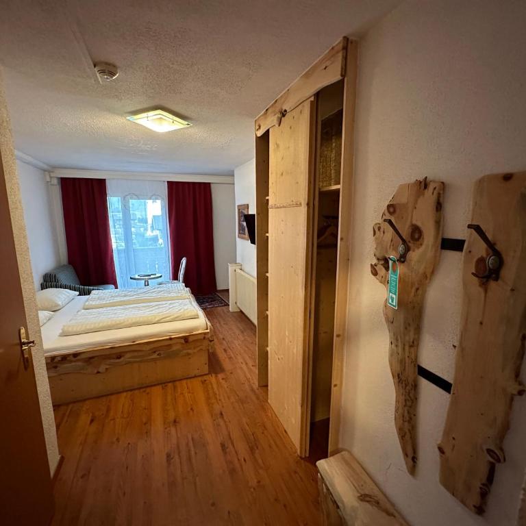Gasthof zum Löwen - Doppelzimmer mit Balkon - 5