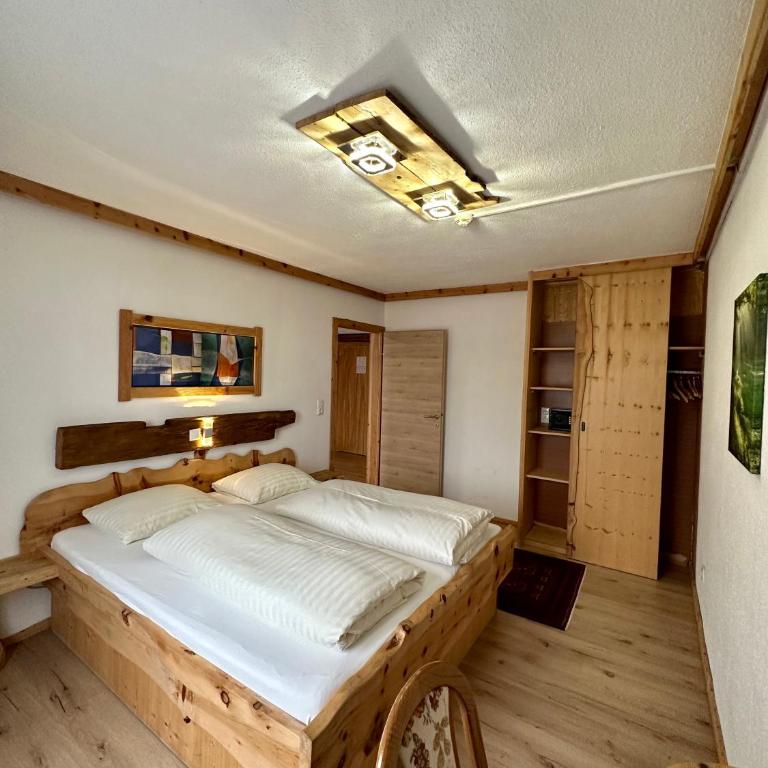 Gasthof zum Löwen - Doppelzimmer mit Balkon - 4