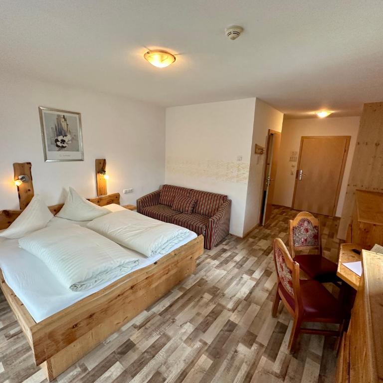 Gasthof zum Löwen - Familienzimmer mit Balkon - 1