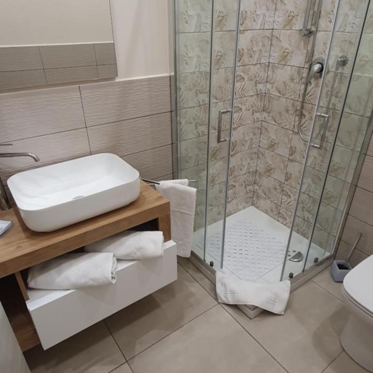 Tony & Doris Home - Quadruple Room with Sea View - 3