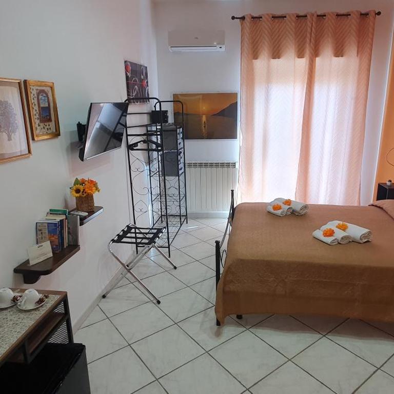 Tony & Doris Home - Quadruple Room with Sea View - 9