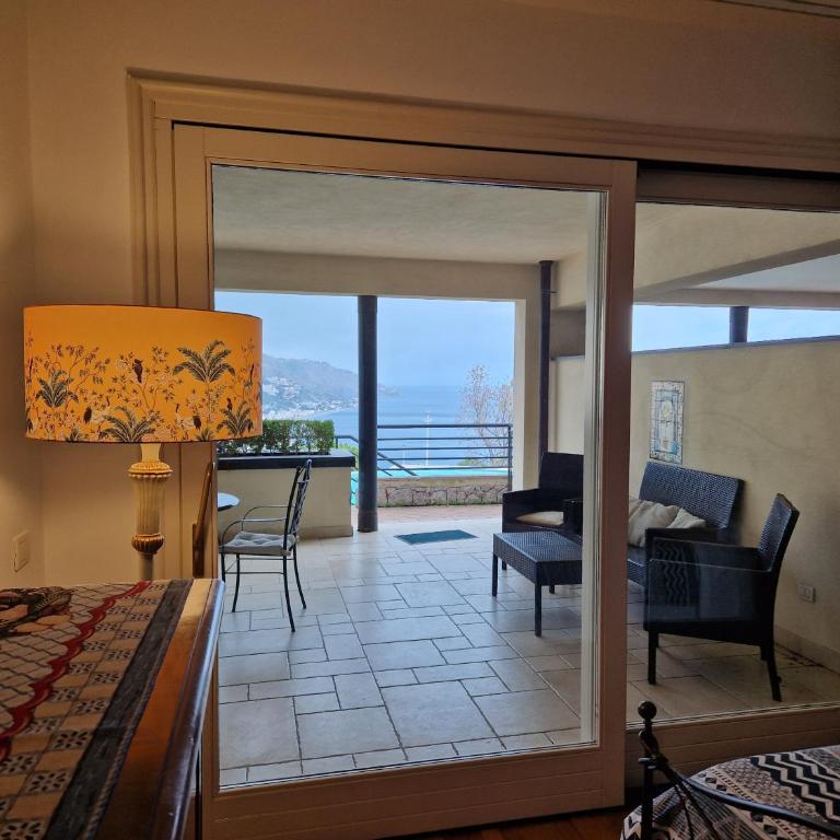 Taormina Casa Althea & Elite Apartments - Taormina Holidays - Three-Bedroom Apartment with Terrace (6 Adults) - 15