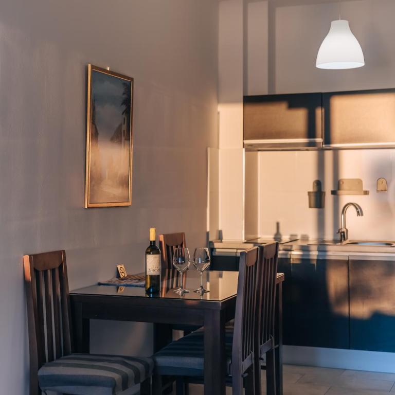 Apartments Kuce Lekovica Beach & snack bar- Bistro - One-Bedroom Apartment with Terrace and Sea View - 8