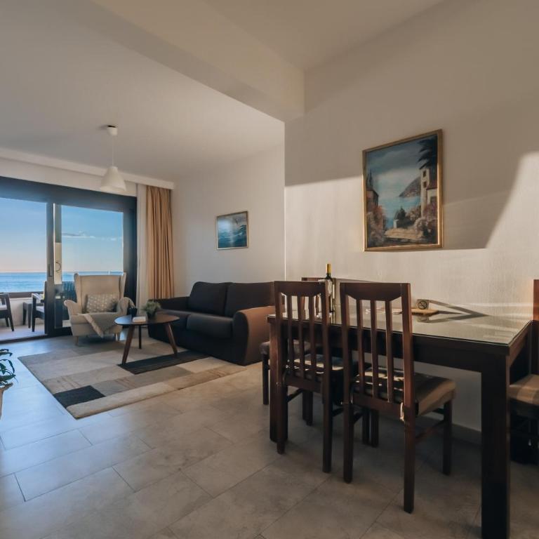 Apartments Kuce Lekovica Beach & snack bar- Bistro - One-Bedroom Apartment with Terrace and Sea View - 11