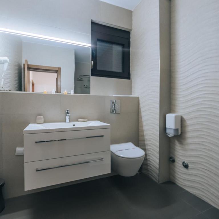 Apartments Kuce Lekovica Beach & snack bar- Bistro - One-Bedroom Apartment with Terrace and Sea View - 13