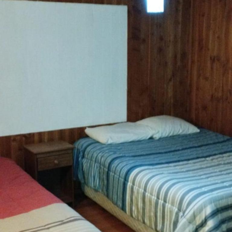 HOSTAL CARHUELLO - Habitación Triple Básica con baño compartido - 6