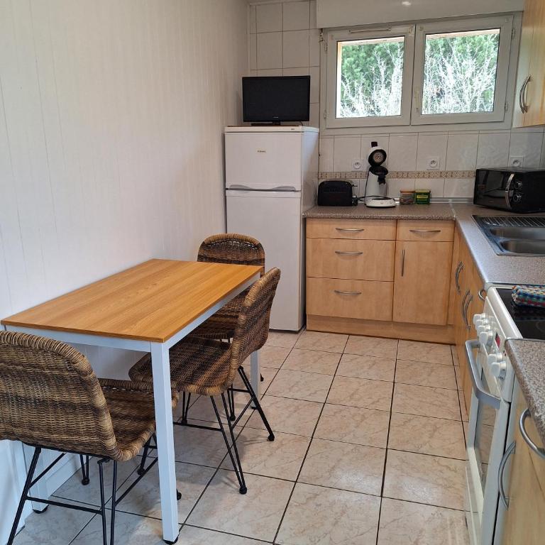 La Pinède du Chéou, Piscine, Logement indépendant, Parking, Draps, Wifi fibre - Appartement avec Balcon - 10