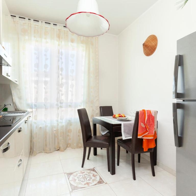 TWO SPACIOUS BEDROOMS 1 MINUTE TO METRO STOP - Appartamento con 2 Camere da Letto - 19