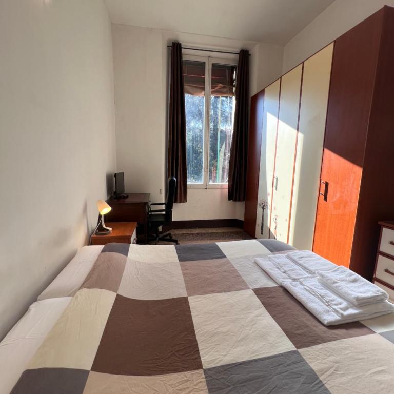 TATA Homes B&B - Camera Matrimoniale Standard con Bagno in Comune - 1