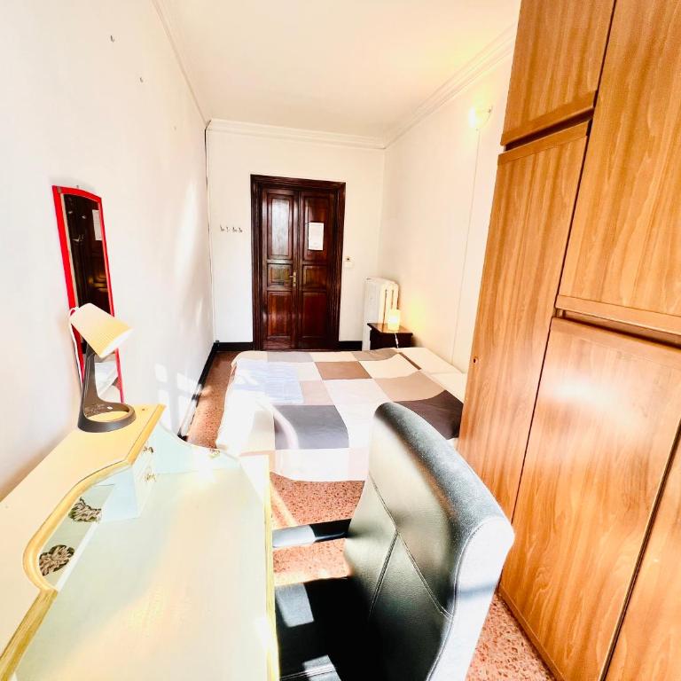TATA Homes B&B - Camera Matrimoniale con Bagno in Comune - 5