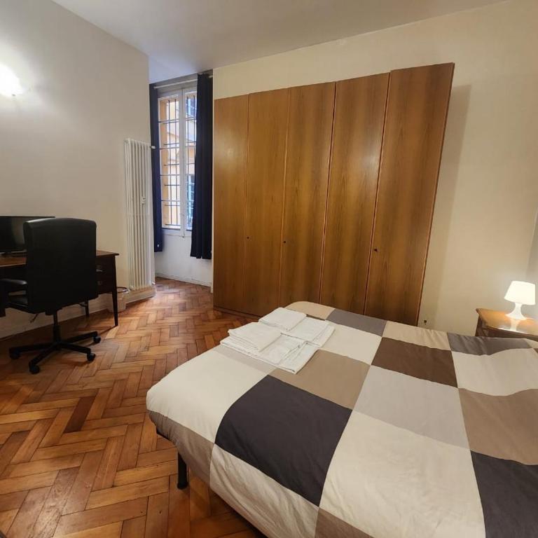 TATA Homes B&B - Camera Queen con Bagno in Comune - 10