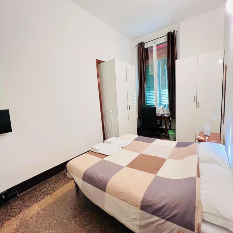 TATA Homes B&B - Camera Matrimoniale Standard con Bagno in Comune - 8