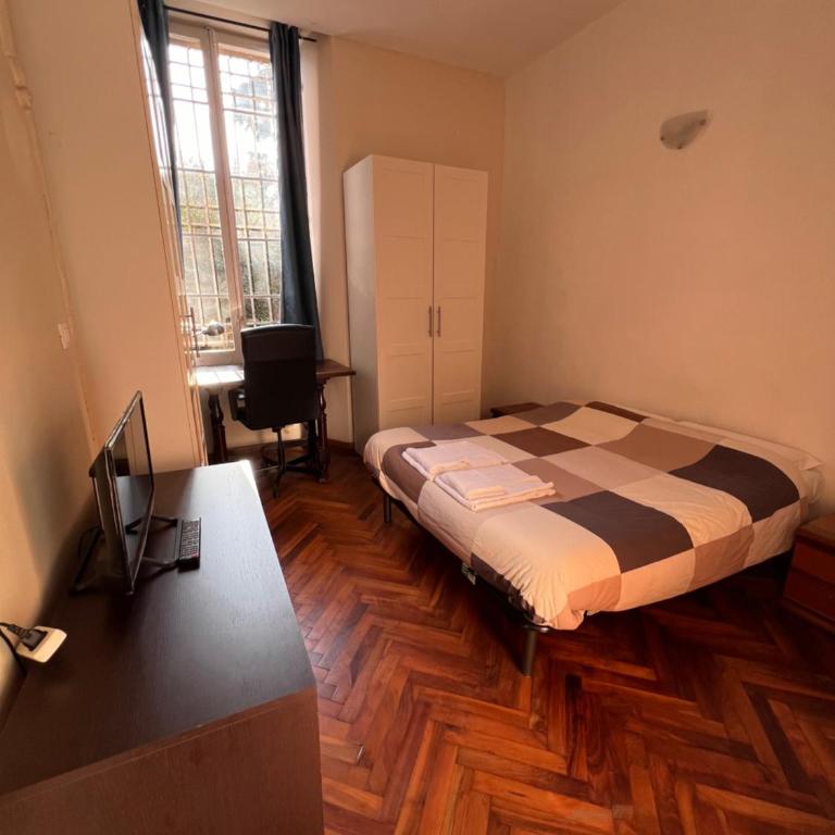 TATA Homes B&B - Camera Matrimoniale Standard con Bagno in Comune - 9