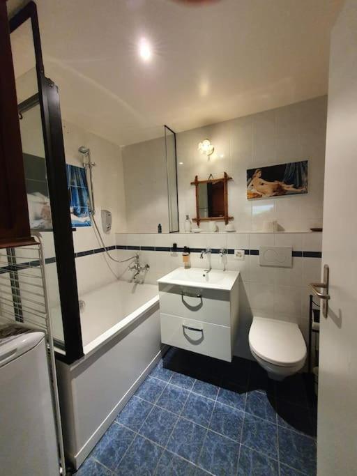 Appartement dans un jardin, 3 chambres - Three-Bedroom Apartment - 25