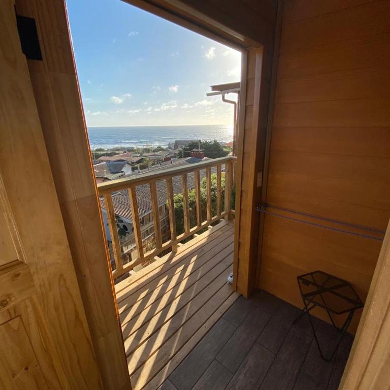 Hostal F - Habitación Doble Deluxe con balcón y vistas al mar - 2