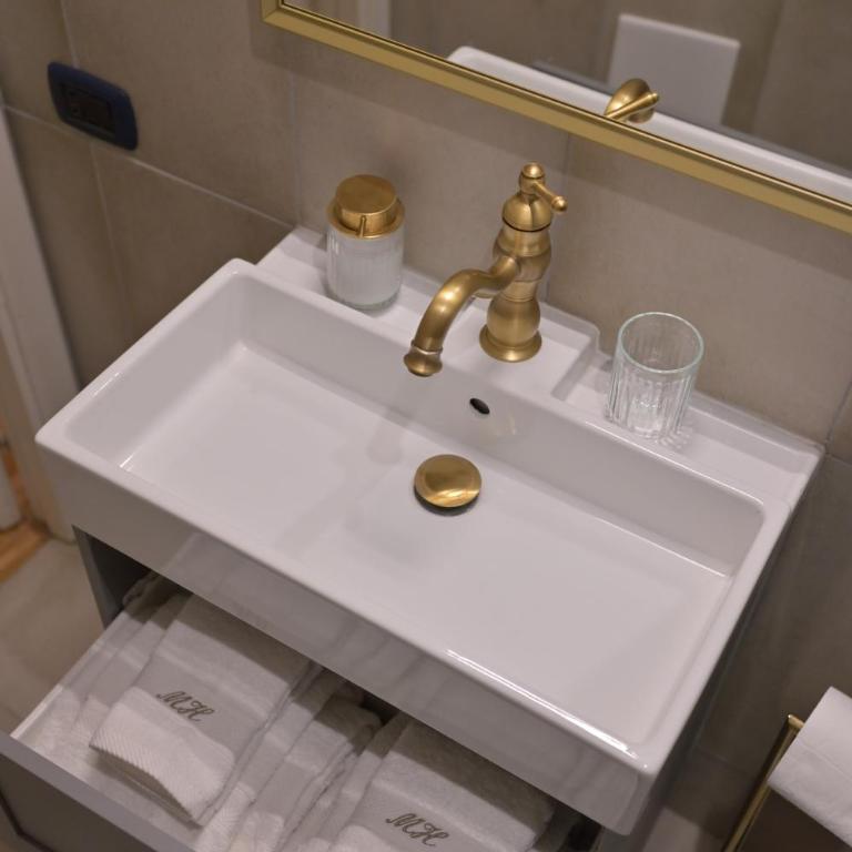 Mediterranea Home Napoli - Appartamento con 2 Camere da Letto - 31