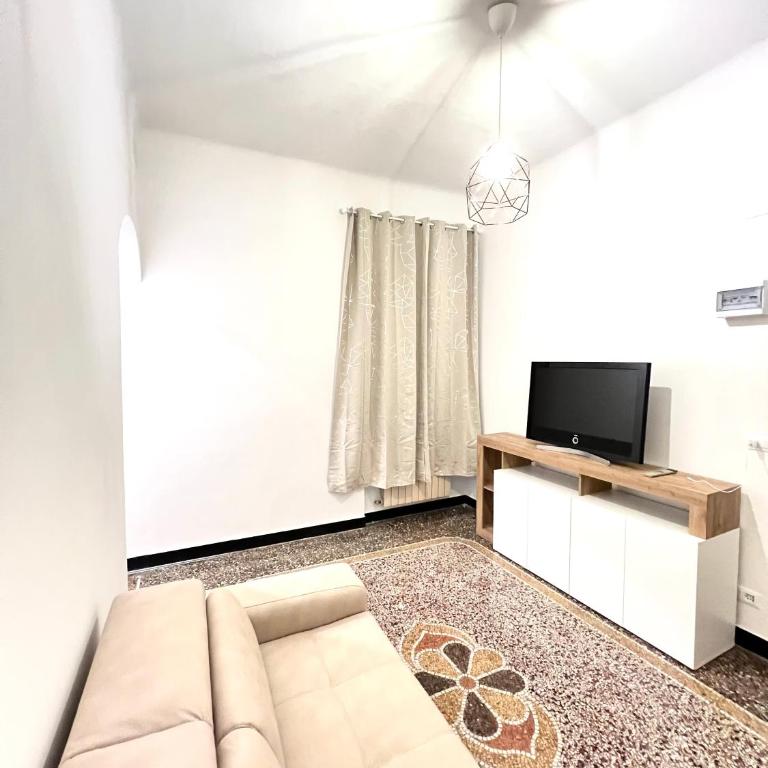 A due passi da Brignole - Three-Bedroom Apartment - 12