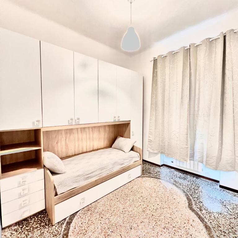 A due passi da Brignole - Three-Bedroom Apartment - 9
